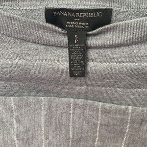 Banana Republic gray/sliver merino extra fine wool long sleeves size s striped